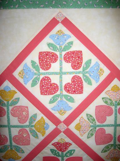 Stitched Raw Edge Appliqu&eacute;: Tulips and Hearts